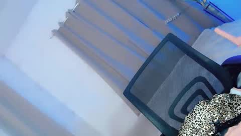 itsme_jenny online show from 10.30.25