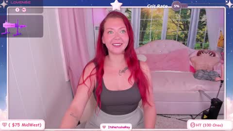 Snapshot of itsnatasharay chatting on 10.17.25 ItsNatashaRay online show from 10.17.25