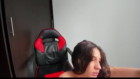 ivanna_essis online show from 12.13.24