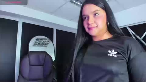 Snapshot of ivannaa18 chatting on 09.19.25 ivannaa18 online show from 09.19.25