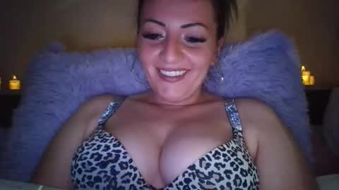 Snapshot of ivannahazel chatting on 10.15.25 Ivanna online show from 10.15.25