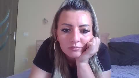 Snapshot of ivannahazel chatting on 10.17.25 Ivanna online show from 10.17.25