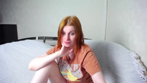 Snapshot of ivoryanne chatting on 03.04.25 Anne online show from 03.04.25