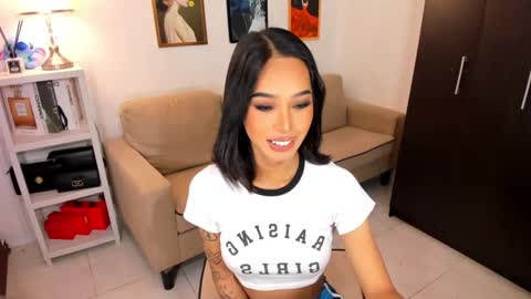 Snapshot of ivorycollins chatting on 01.25.25 kirstenelsie online show from 01.25.25