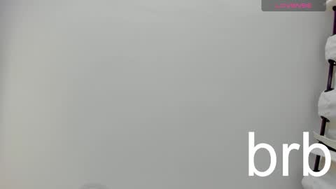 Snapshot of ivy_and_molly chatting on 12.04.24 Ivy and Molly online show from 12.04.24