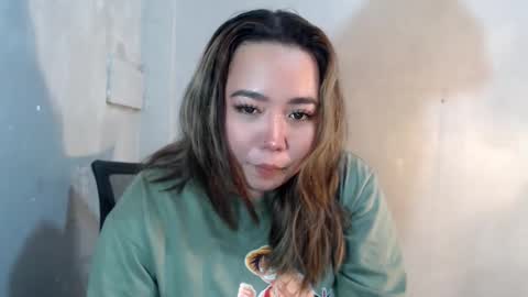 Snapshot of ivy_hottie chatting on 12.03.25 IVY online show from 12.03.25