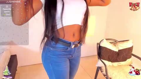 Snapshot of ivybliss8 chatting on 12.17.24 i v y b l i s s online show from 12.17.24