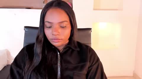 Snapshot of ivybliss8 chatting on 01.05.25 i v y b l i s s online show from 01.05.25