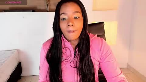 Snapshot of ivybliss8 chatting on 01.19.25 i v y b l i s s online show from 01.19.25