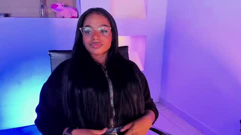 Snapshot of ivybliss8 chatting on 01.28.25 i v y b l i s s online show from 01.28.25