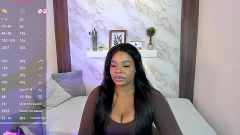 Snapshot of ivybliss8 chatting on 11.01.25 i v y b l i s s online show from 11.01.25