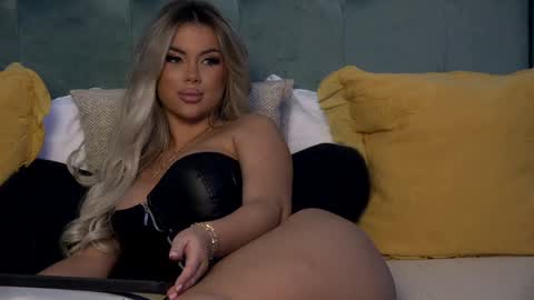 Snapshot of ivyrubens chatting on 01.27.25 Ivy online show from 01.27.25