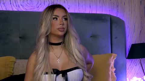 Snapshot of ivyrubens chatting on 03.03.25 Ivy online show from 03.03.25