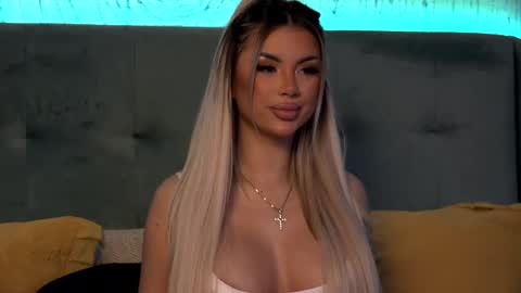 Snapshot of ivyrubens chatting on 03.06.25 Ivy online show from 03.06.25