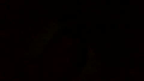 Snapshot of izealvaro chatting on 10.14.25 izealvaro online show from 10.14.25