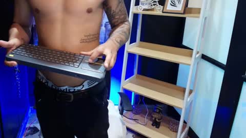 Snapshot of jackblanco_ chatting on 01.22.25 Jack White online show from 01.22.25