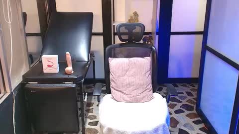 Snapshot of jackblanco_ chatting on 03.11.25 Jack White online show from 03.11.25