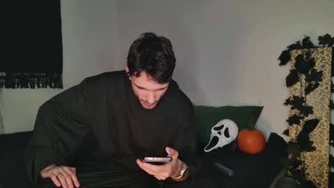 Snapshot of jackdesfeux chatting on 10.28.25 Jack  online show from 10.28.25
