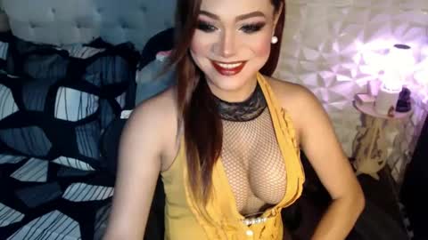 Snapshot of jacque_cole chatting on 12.22.24 Jacque online show from 12.22.24