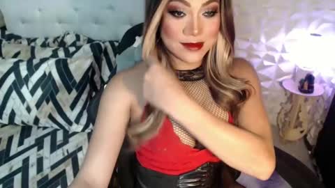 Snapshot of jacque_cole chatting on 02.01.25 Jacque online show from 02.01.25