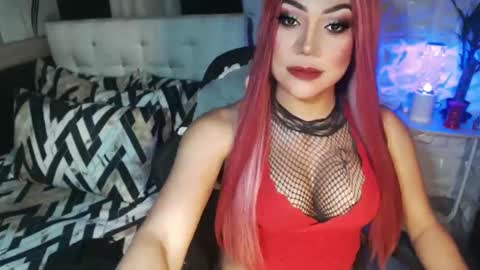 Snapshot of jacque_cole chatting on 09.27.25 Jacque online show from 09.27.25