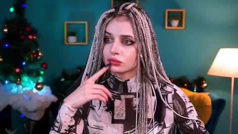 Snapshot of jade_castle chatting on 12.19.24 jade_castle online show from 12.19.24