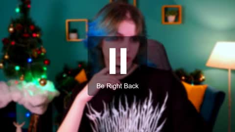 Snapshot of jade_castle chatting on 12.31.24 jade_castle online show from 12.31.24