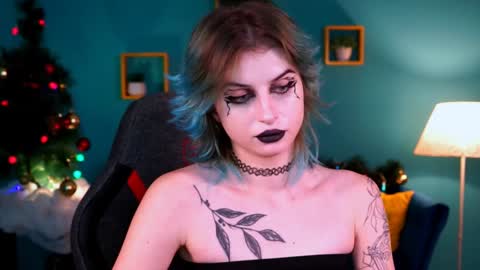 Snapshot of jade_castle chatting on 01.12.25 jade_castle online show from 01.12.25