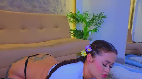 jadee__ online show from 10.06.25