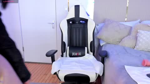 Jadeh online show from 01.28.25