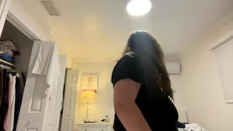 Snapshot of jademonroe0522 chatting on 10.21.25 jademonroe0522 online show from 10.21.25