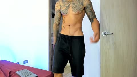 Santiago online show from 02.05.25