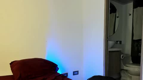 Santiago online show from 02.05.25