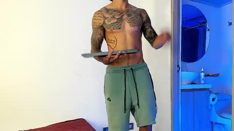 Santiago online show from 02.14.25