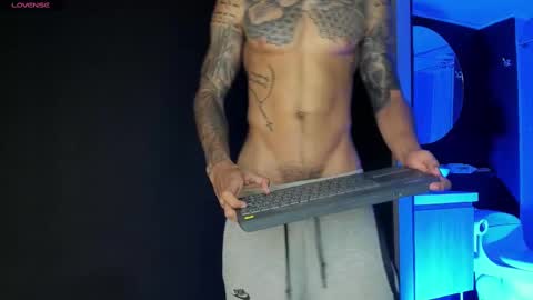 Santiago online show from 03.05.25