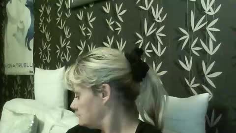 Snapshot of jakkilouise chatting on 10.10.25 JAKKI LOUISE pornstar online show from 10.10.25