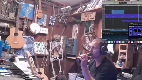 Snapshot of jameswebbscope chatting on 09.12.25 Jameswebbscope online show from 09.12.25