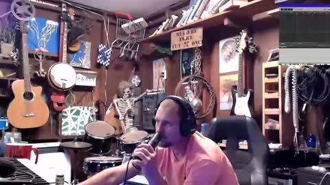Snapshot of jameswebbscope chatting on 09.30.25 Jameswebbscope online show from 09.30.25