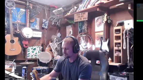 Snapshot of jameswebbscope chatting on 10.07.25 Jameswebbscope online show from 10.07.25