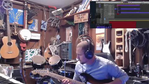 Snapshot of jameswebbscope chatting on 10.10.25 Jameswebbscope online show from 10.10.25