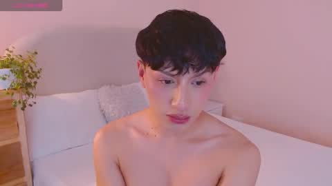 Snapshot of jamieash chatting on 09.18.25 Jamie femboy online show from 09.18.25