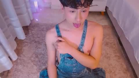 Snapshot of jamieash chatting on 10.22.25 Jamie femboy online show from 10.22.25