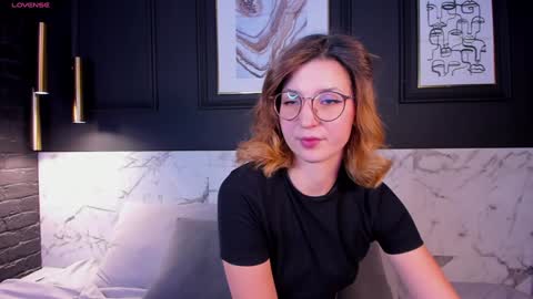 Snapshot of jane_pearl chatting on 01.21.25 Jane online show from 01.21.25