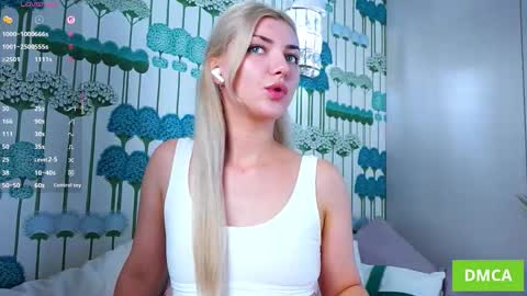 Jennifer  online show from 09.24.25