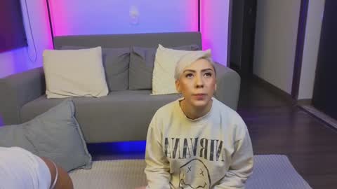 Snapshot of janehart_ chatting on 12.21.24 Jane online show from 12.21.24