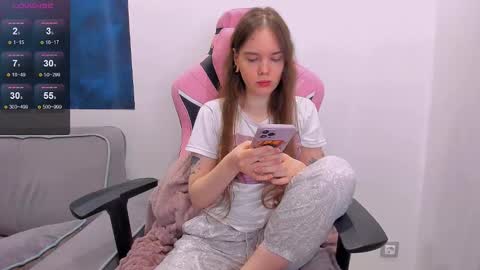 Snapshot of janenichols chatting on 12.28.24 Jane online show from 12.28.24