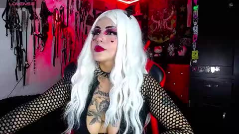 Snapshot of janna_ink chatting on 01.15.25      online show from 01.15.25