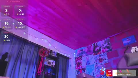 Snapshot of jannaasuna chatting on 12.14.24 jannaasuna online show from 12.14.24