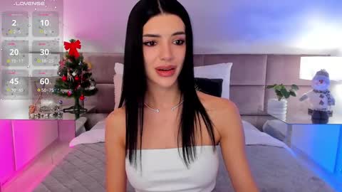 Snapshot of jasmilynn chatting on 12.20.24 Jasmi online show from 12.20.24