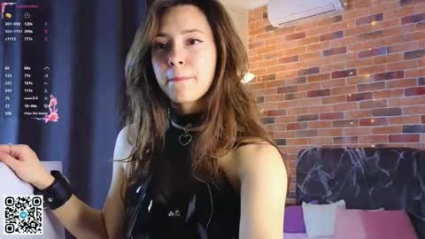 Chloe online show from 10.27.25